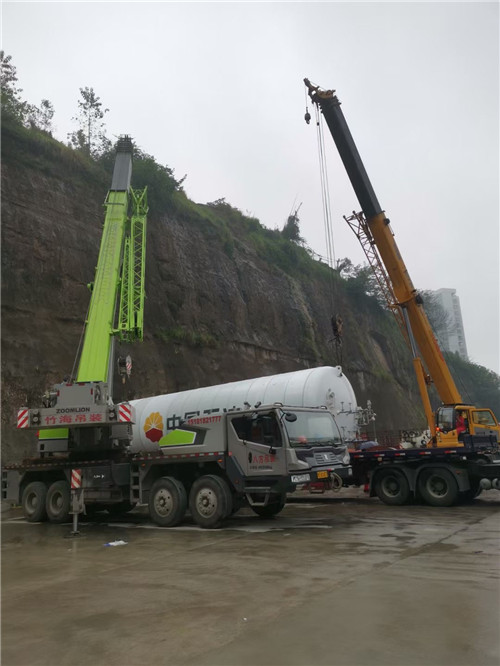 碾子山区“不怕风雨冻”—— 吊车的 “恶劣环境适应” 技术